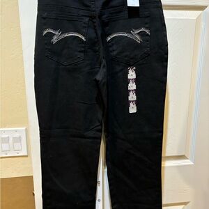 #15 Gloria Vanderbilt Black Jeans